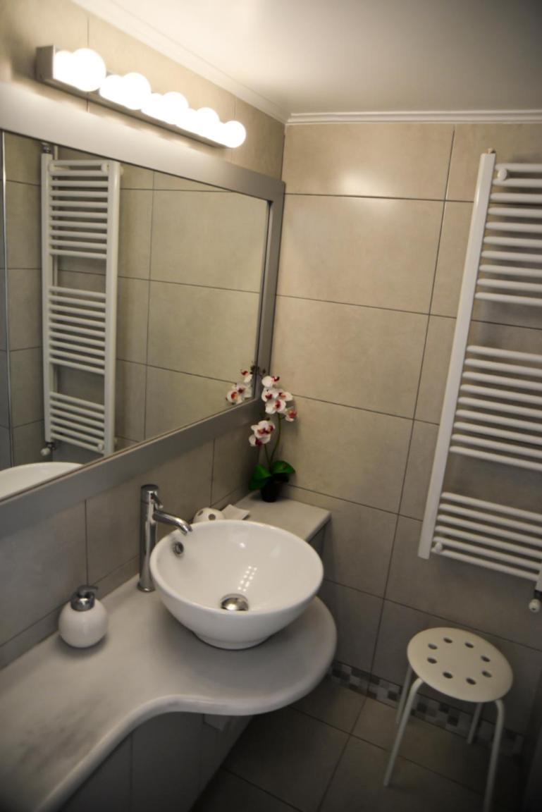 Meros - Athenian Residencies Ateny